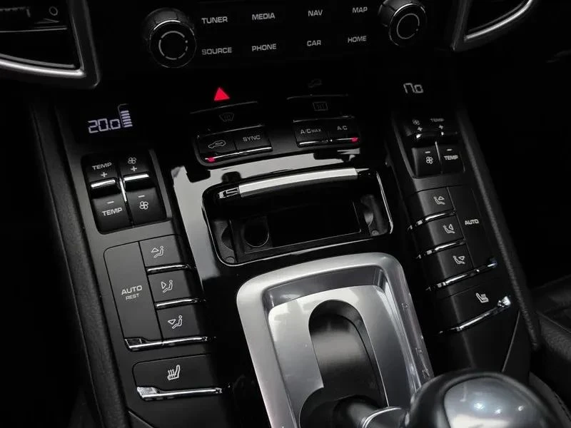 Porsche Cayenne, снимка 16 - Автомобили и джипове - 56727714