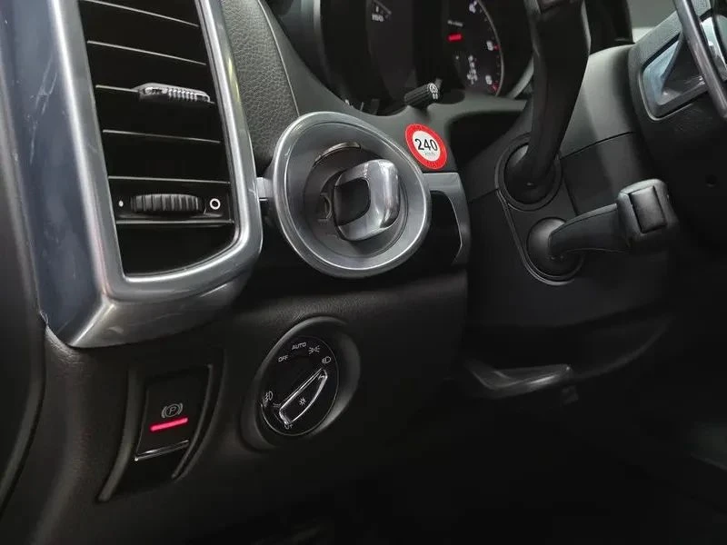 Porsche Cayenne, снимка 17 - Автомобили и джипове - 56727714