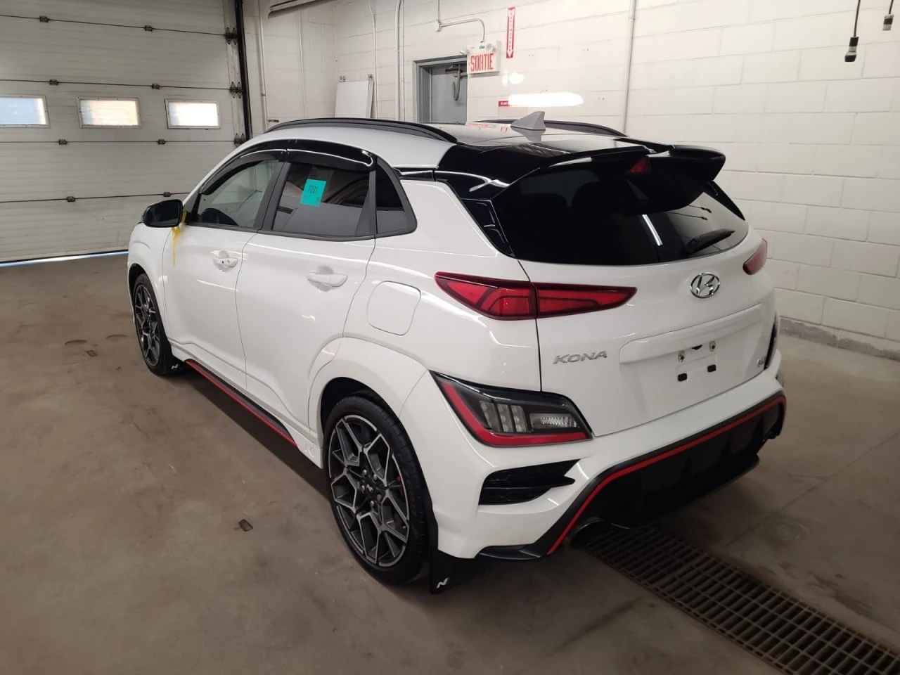 Hyundai Kona * АВТО КРЕДИТ* ЦЕНА ДО БГ * СЕРВИЗНА ИСТОРИЯ *  - изображение 3