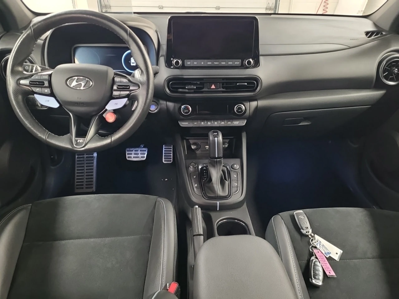Hyundai Kona * АВТО КРЕДИТ* ЦЕНА ДО БГ * СЕРВИЗНА ИСТОРИЯ *  - изображение 6