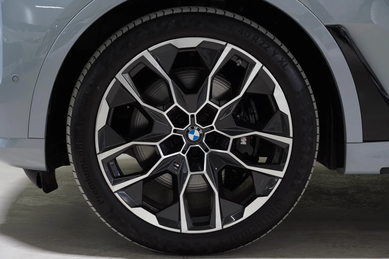 BMW X7 40i M-Sport - изображение 6