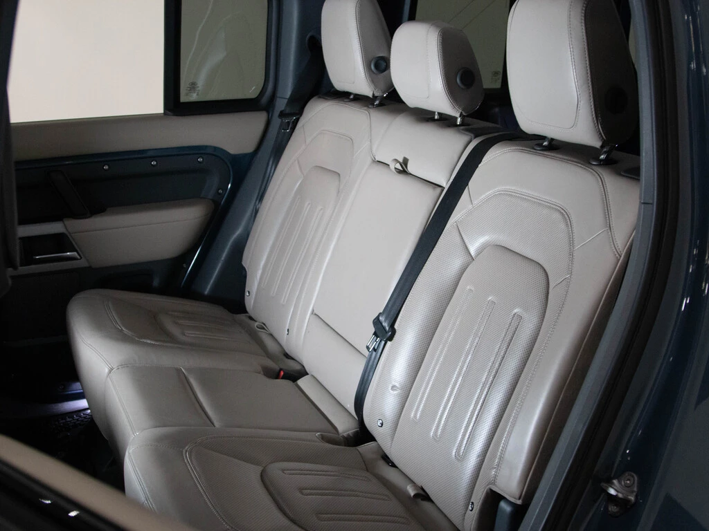 Land Rover Defender  P400 | HSE | 110 | MERIDIAN  - изображение 9