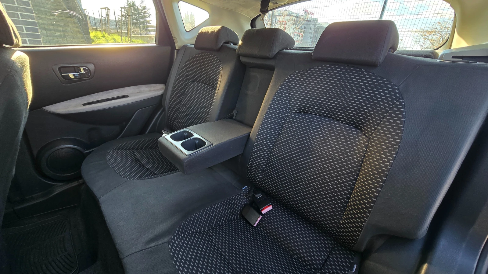 Nissan Qashqai, снимка 11 - Автомобили и джипове - 54444956