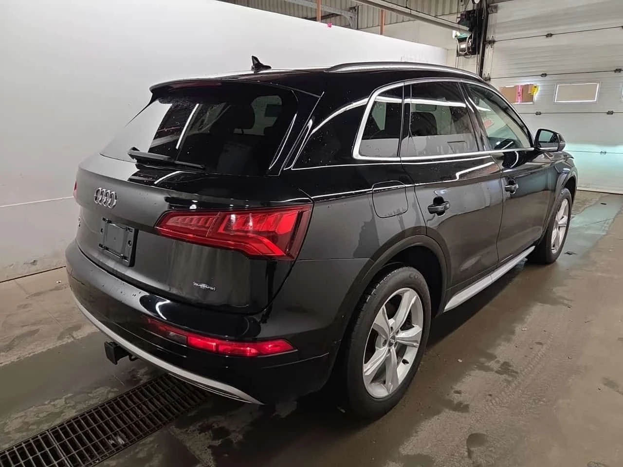 Audi Q5 * PROGRESSIV * ПАНО * ПОДГРЕВИ * KEYLESS * CARFAX, снимка 3 - Автомобили и джипове - 54569160