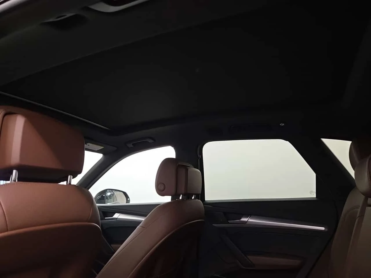 Audi Q5 * PROGRESSIV * ПАНО * ПОДГРЕВИ * KEYLESS * CARFAX, снимка 13 - Автомобили и джипове - 54569160