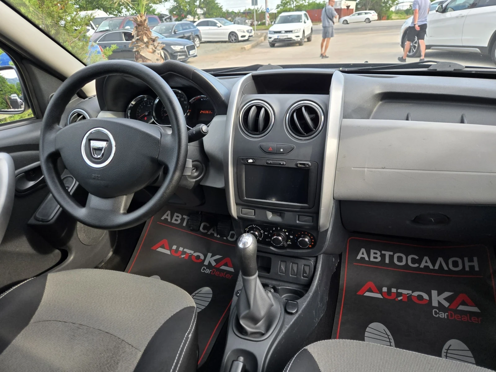 Dacia Duster 1.6i-105кс= ФАБРИЧНА ГАЗ= FACELIFT= КЛИМАТИК, снимка 13 - Автомобили и джипове - 55212084