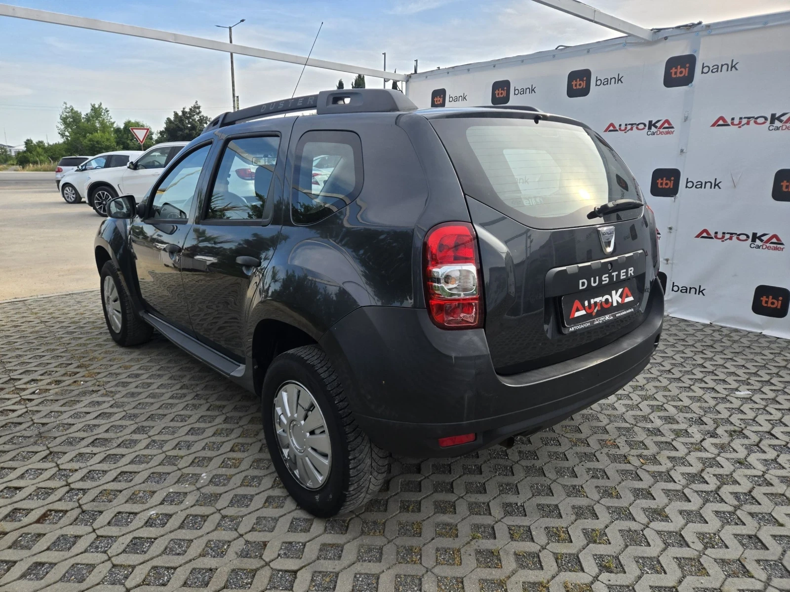 Dacia Duster 1.6i-105кс= ФАБРИЧНА ГАЗ= FACELIFT= КЛИМАТИК, снимка 5 - Автомобили и джипове - 55212084