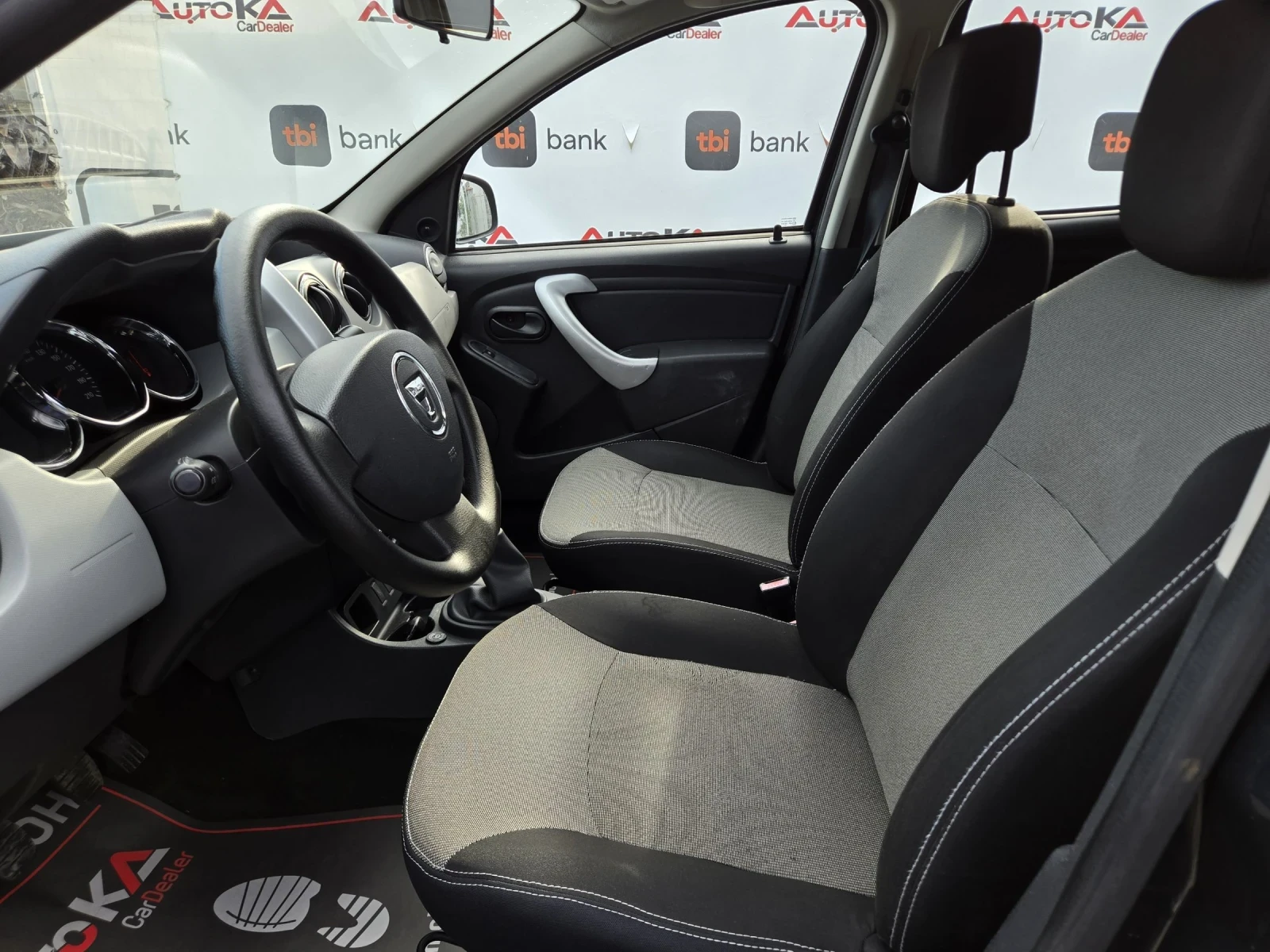 Dacia Duster 1.6i-105кс= ФАБРИЧНА ГАЗ= FACELIFT= КЛИМАТИК, снимка 7 - Автомобили и джипове - 55212084