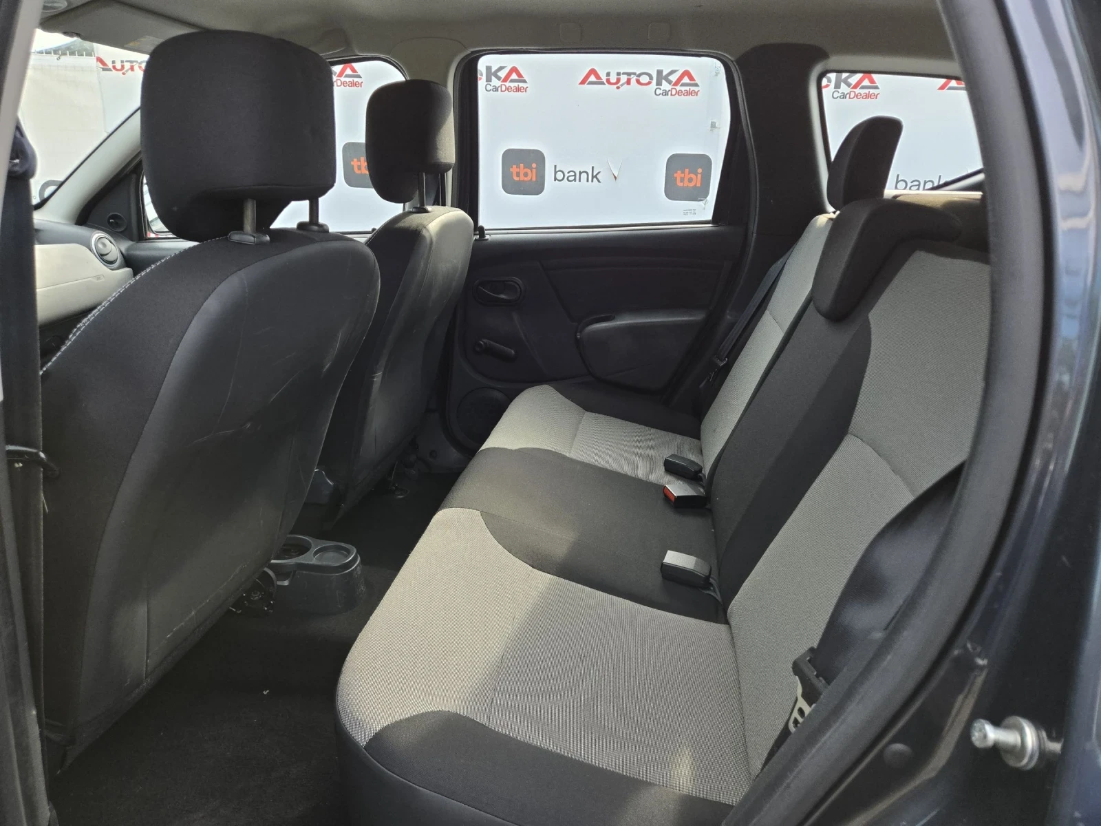 Dacia Duster 1.6i-105кс= ФАБРИЧНА ГАЗ= FACELIFT= КЛИМАТИК, снимка 9 - Автомобили и джипове - 55212084