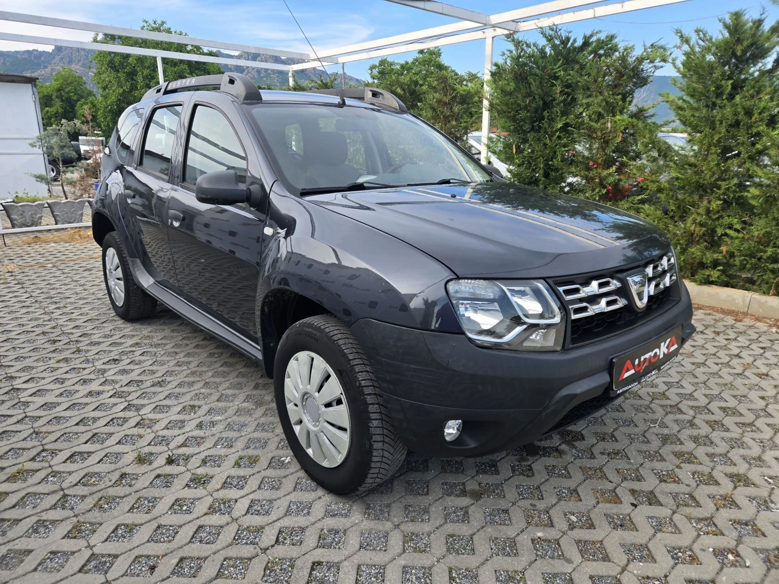 Dacia Duster 1.6i-105кс= ФАБРИЧНА ГАЗ= FACELIFT= КЛИМАТИК, снимка 2 - Автомобили и джипове - 55212084