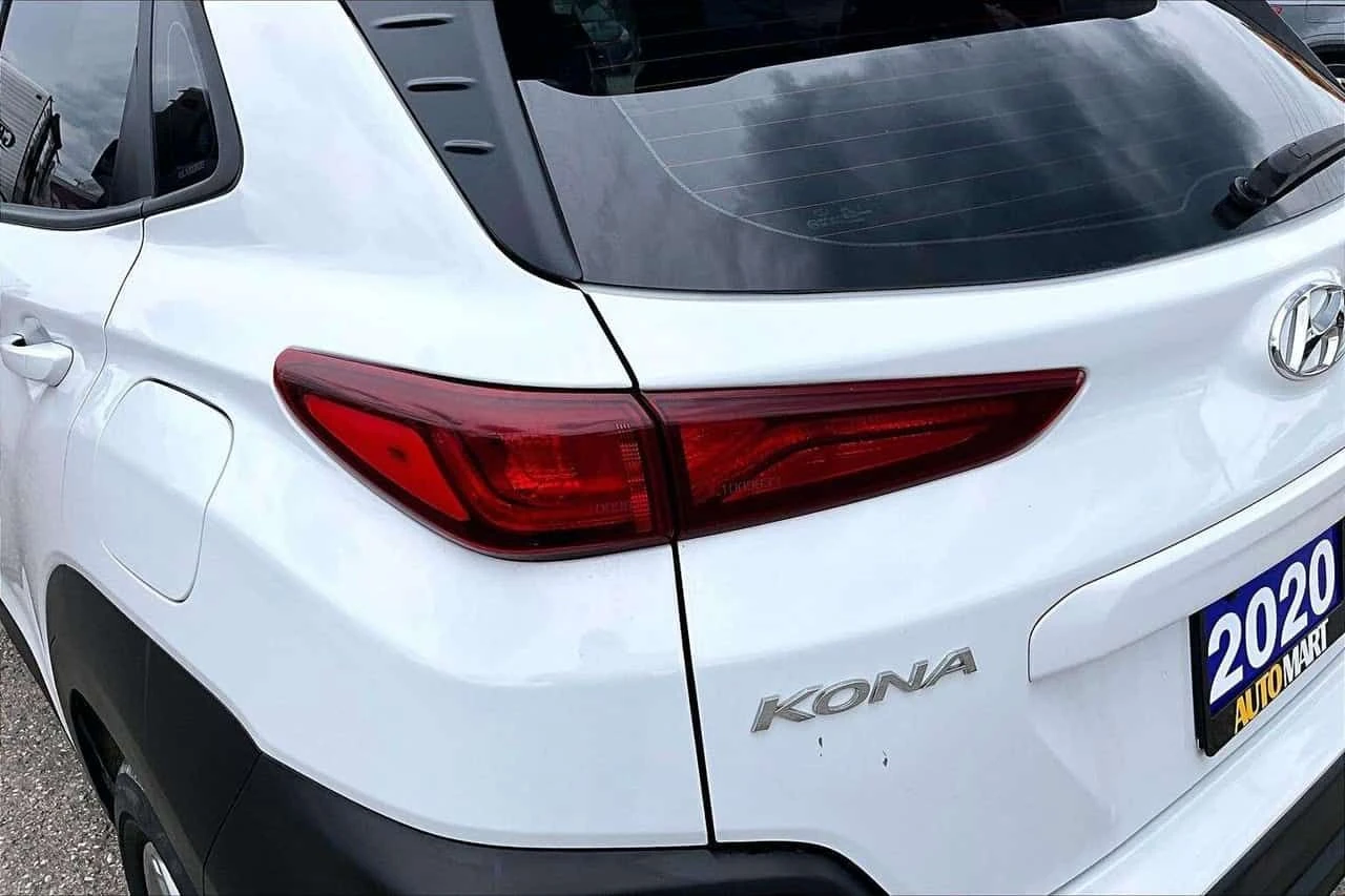 Hyundai Kona * Essential | Apple CarPlay | Heated Seats * , снимка 3 - Автомобили и джипове - 55229621