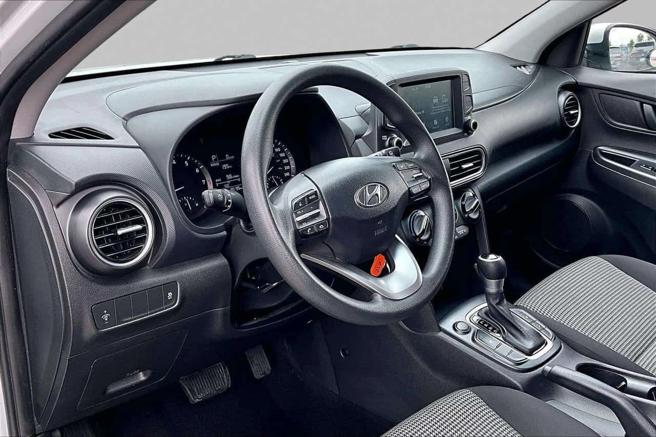 Hyundai Kona * Essential | Apple CarPlay | Heated Seats * , снимка 6 - Автомобили и джипове - 55229621