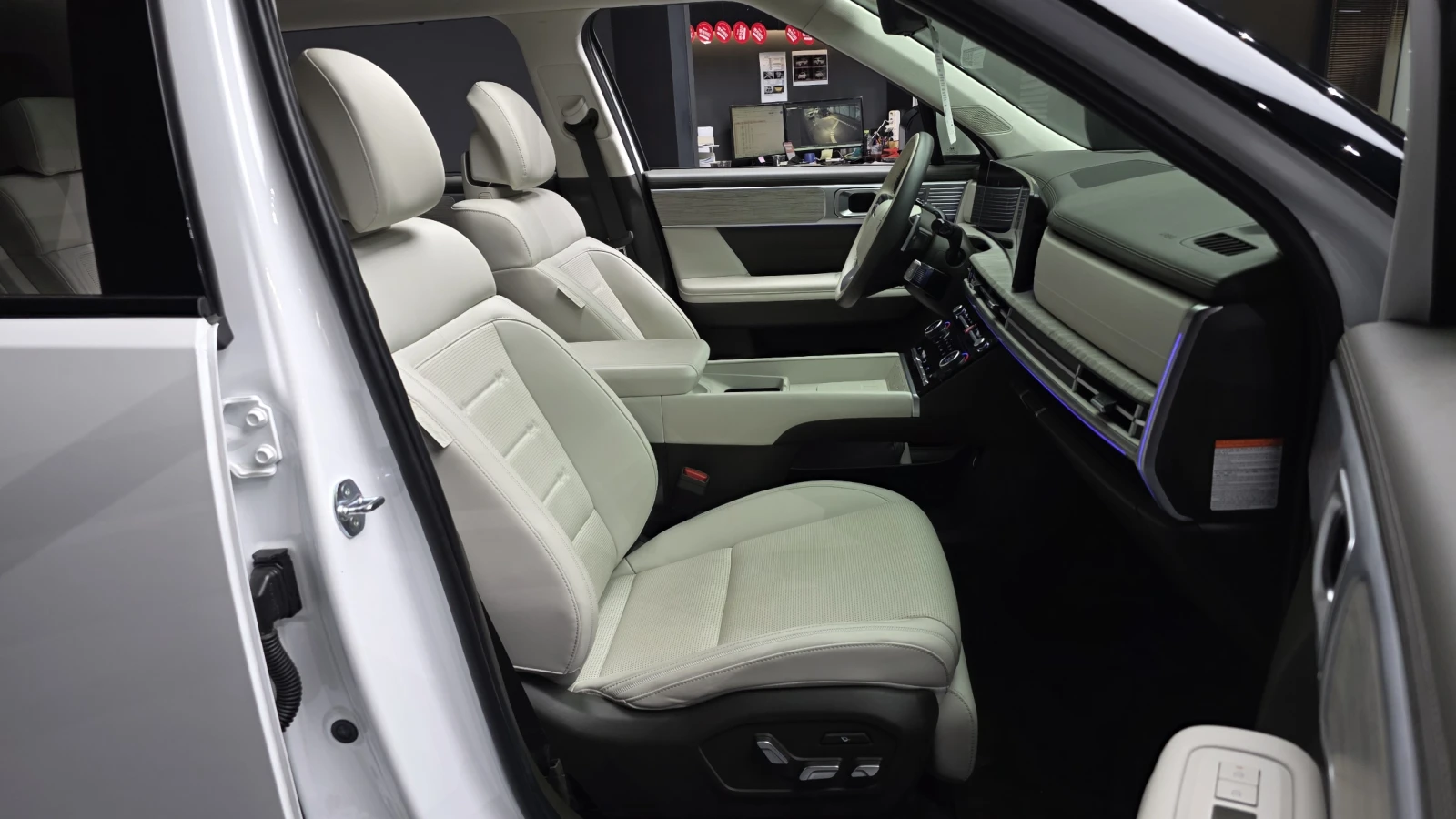 Hyundai Santa fe 1.6 HEV Calligraphy* ЕЛ. БАГАЖНИК* КРАЙНА ЦЕНА, снимка 11 - Автомобили и джипове - 55323808