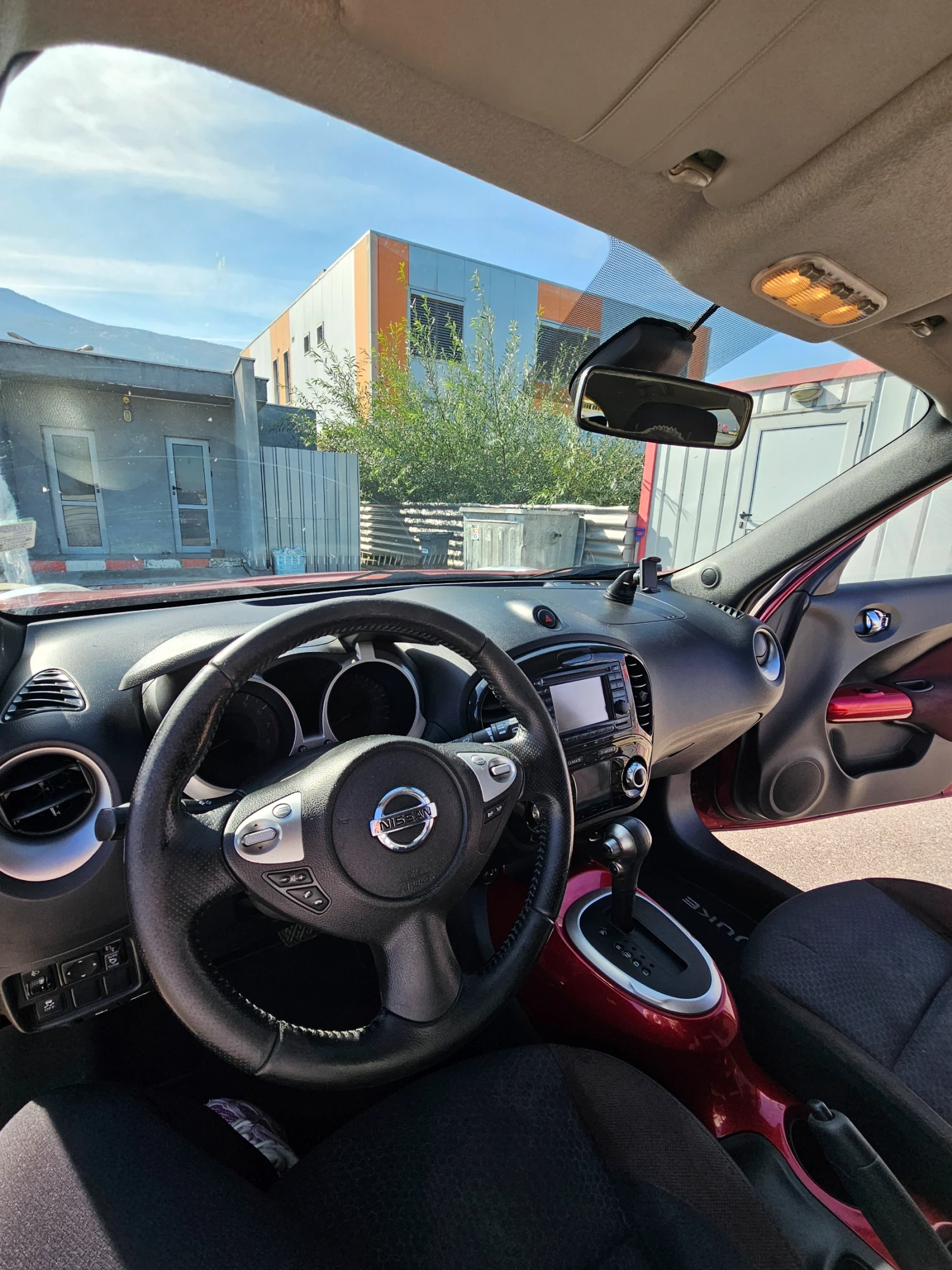 Nissan Juke 1.6 Бензин, снимка 9 - Автомобили и джипове - 56634816