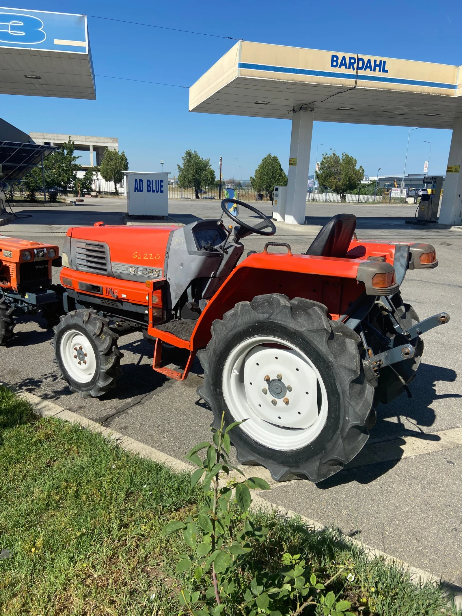 Трактор Kubota, снимка 2 - Селскостопанска техника - 54864945