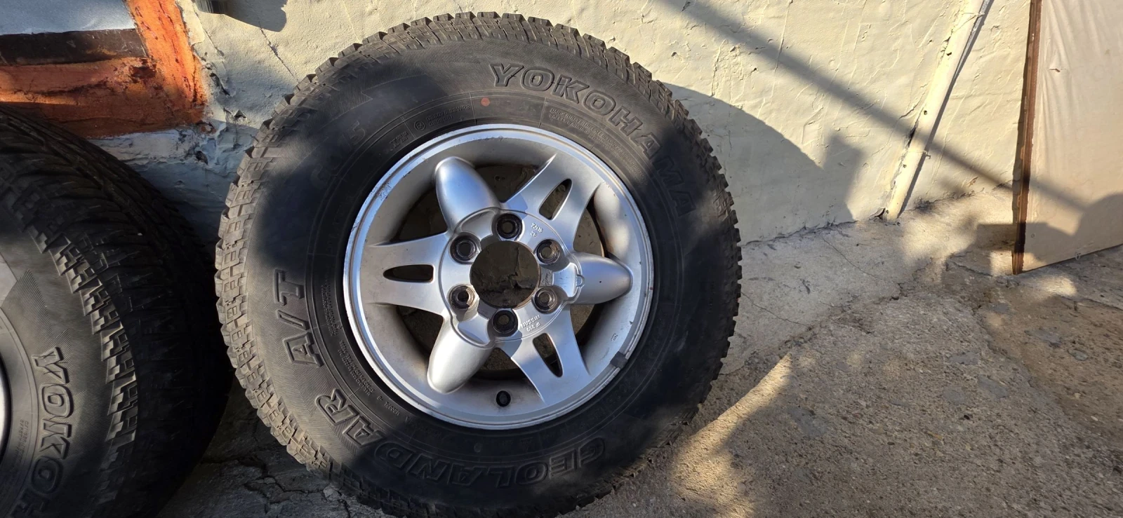    235/75R15  Nissan Terrano | Mobile.bg   1