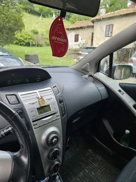 Toyota Yaris 1.3 - 8000 лв. - 23434104 5