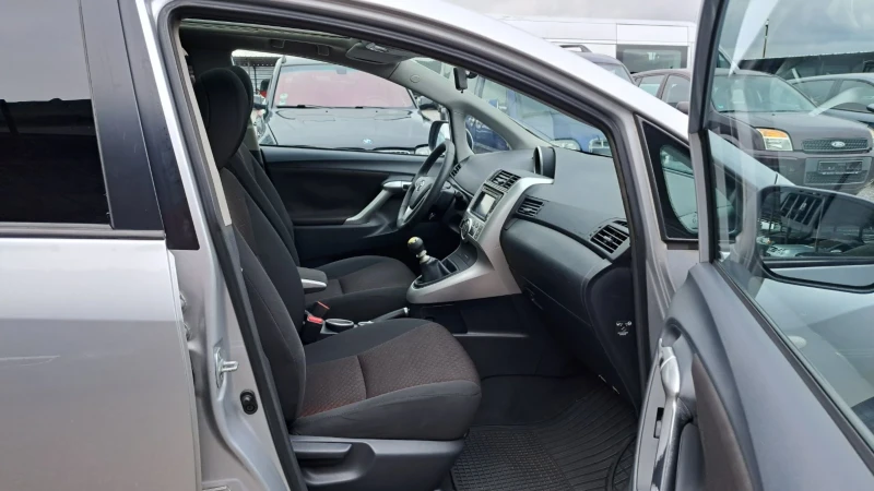 Toyota Verso 2.0D-4D NOV VNOS GERMANY, снимка 14 - Автомобили и джипове - 47209388