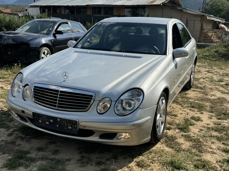 Mercedes-Benz E 220, снимка 1 - Автомобили и джипове - 48577489