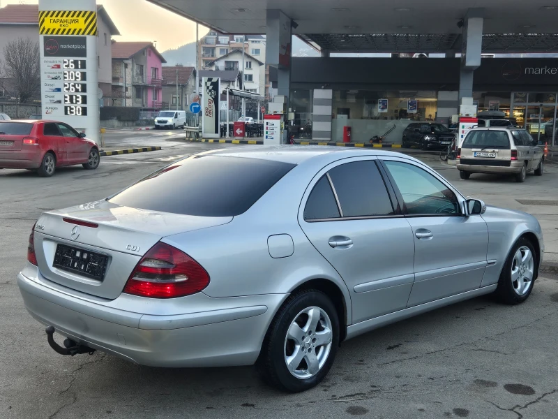 Mercedes-Benz E 220, снимка 6 - Автомобили и джипове - 48931154