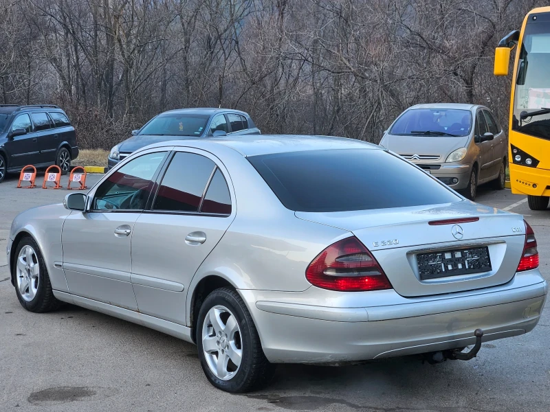 Mercedes-Benz E 220, снимка 5 - Автомобили и джипове - 48931154