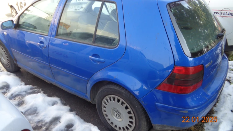 VW Golf, снимка 4 - Автомобили и джипове - 48786445