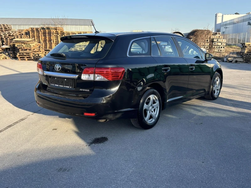 Toyota Avensis 1.8i БЕНЗИН, снимка 5 - Автомобили и джипове - 49588262