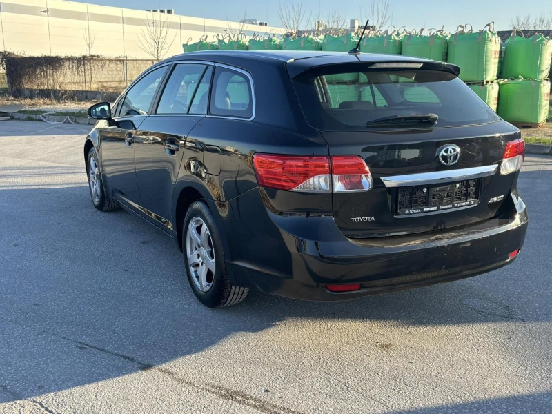 Toyota Avensis 1.8i БЕНЗИН, снимка 7 - Автомобили и джипове - 49588262