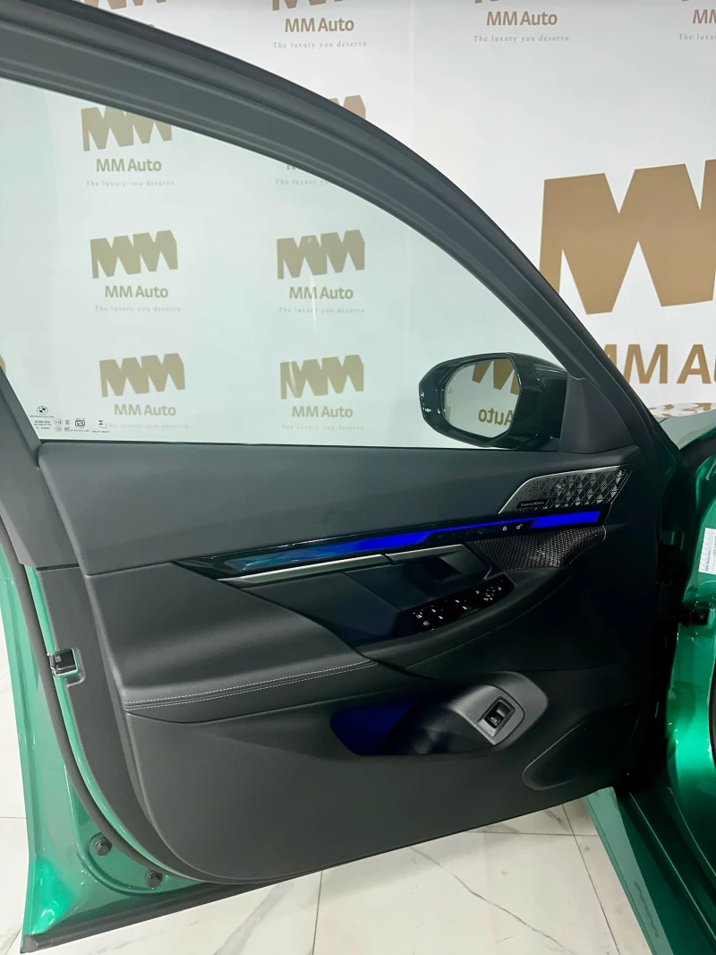 BMW M5 G90* Carbon* HuD* B&W* ShadowLine, снимка 9 - Автомобили и джипове - 51519802