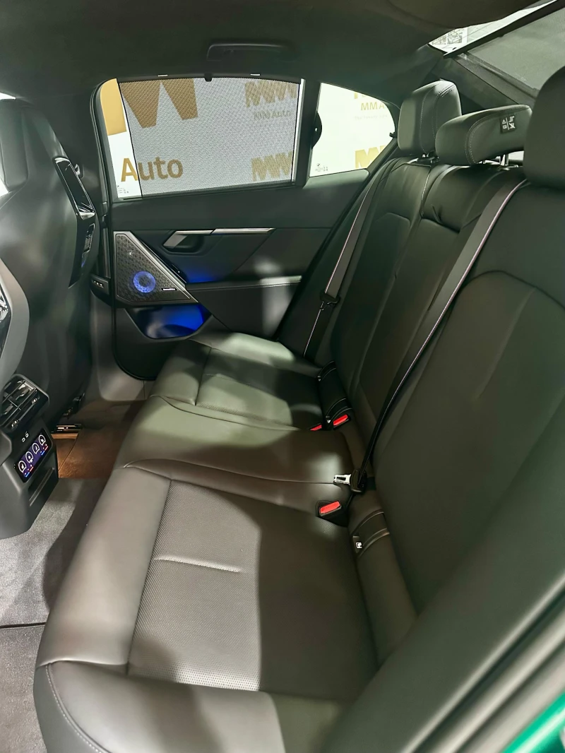 BMW M5 G90* Carbon* HuD* B&W* ShadowLine, снимка 11 - Автомобили и джипове - 51519802