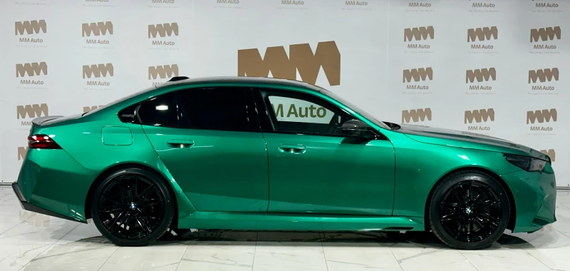 BMW M5 G90* Carbon* HuD* B&W* ShadowLine, снимка 3 - Автомобили и джипове - 51519802