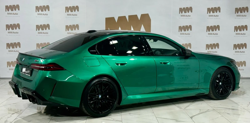 BMW M5 G90* Carbon* HuD* B&W* ShadowLine, снимка 2 - Автомобили и джипове - 51519802