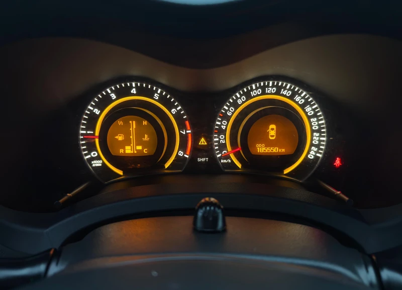 Toyota Auris 1.6 БЕНЗИН , снимка 13 - Автомобили и джипове - 52858794