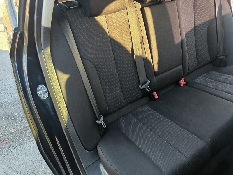 VW Passat 2.0TDI, снимка 11 - Автомобили и джипове - 52958395