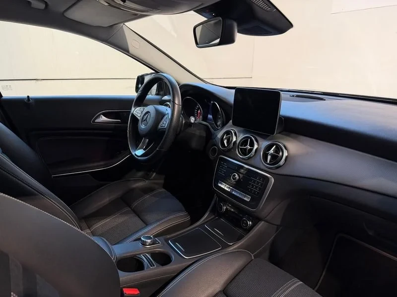 Mercedes-Benz 200, снимка 5 - Автомобили и джипове - 54643973