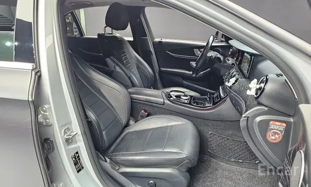 Mercedes-Benz E 220 D * AMG * AVANTGARDE * HEAD UP * ШИБИДАХ * , снимка 8 - Автомобили и джипове - 56153929
