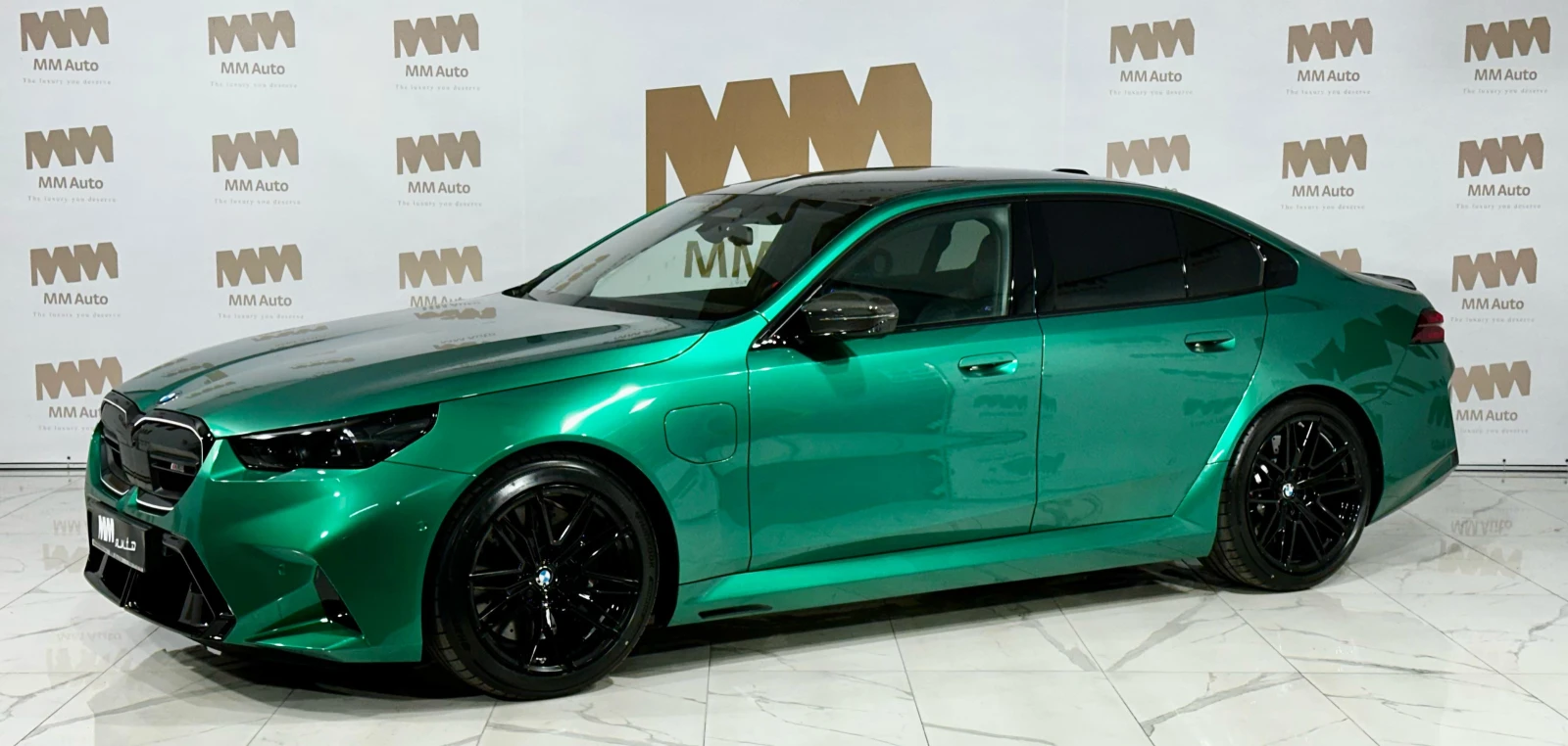 BMW M5 G90* Carbon* HuD* B&W* ShadowLine, снимка 1