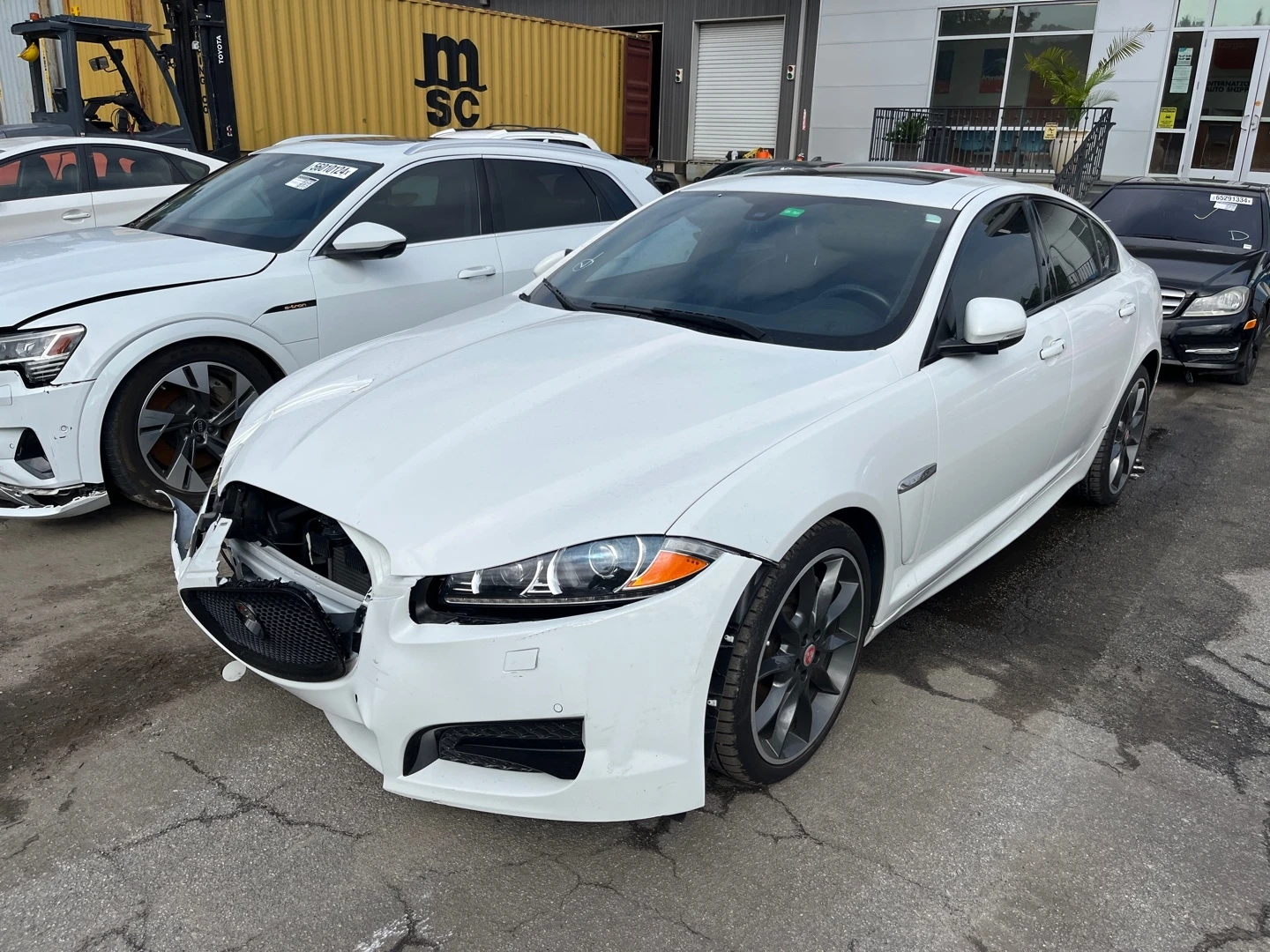 Jaguar Xf 3.0 R-SPORT/MERIDIAN/ПОДГРЕВ/BLINDSPOT - [1] 