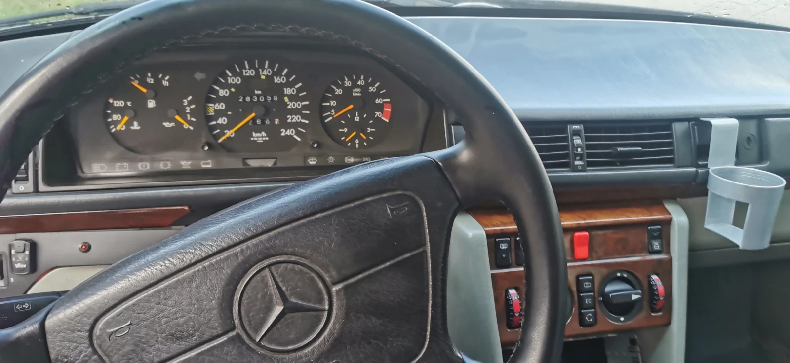 Mercedes-Benz 124 200 TE - изображение 7