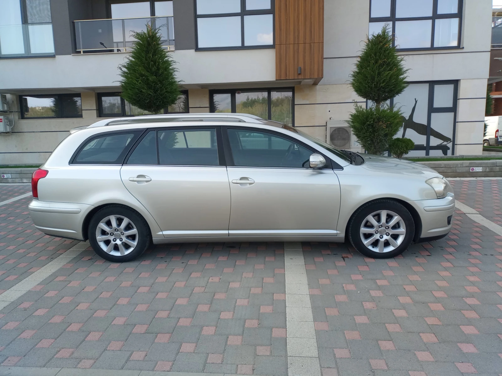 Toyota Avensis Facelift 2.2 D-4D 150к.с. - изображение 2