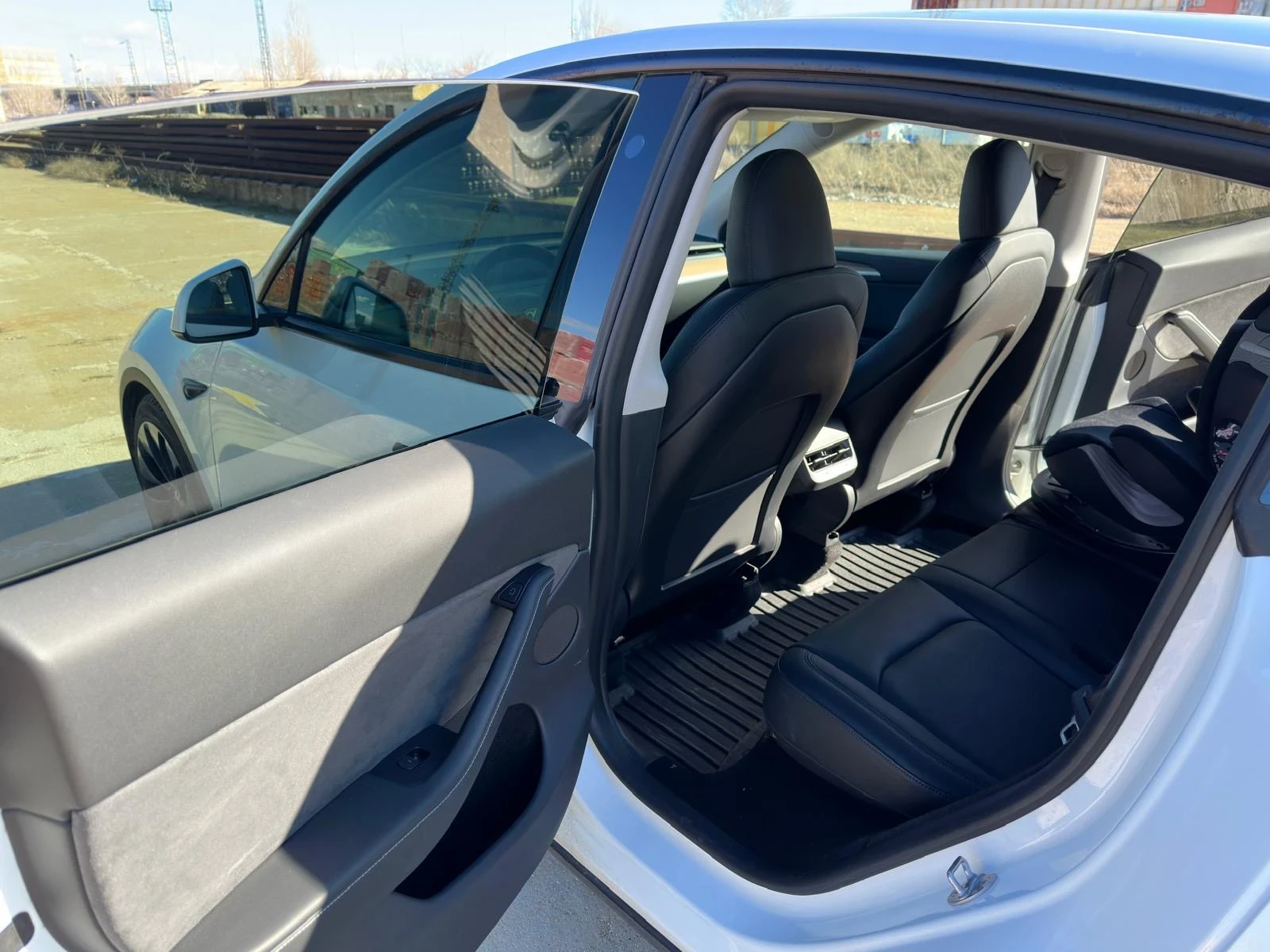 Tesla Model Y Performance Dual Motor  | Mobile.bg — изображение 11