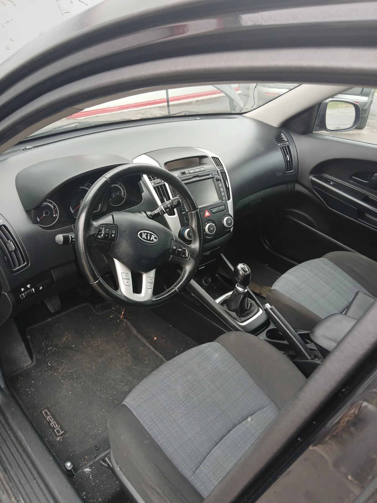 Kia Ceed 1.4 2009, снимка 6 - Автомобили и джипове - 54281172