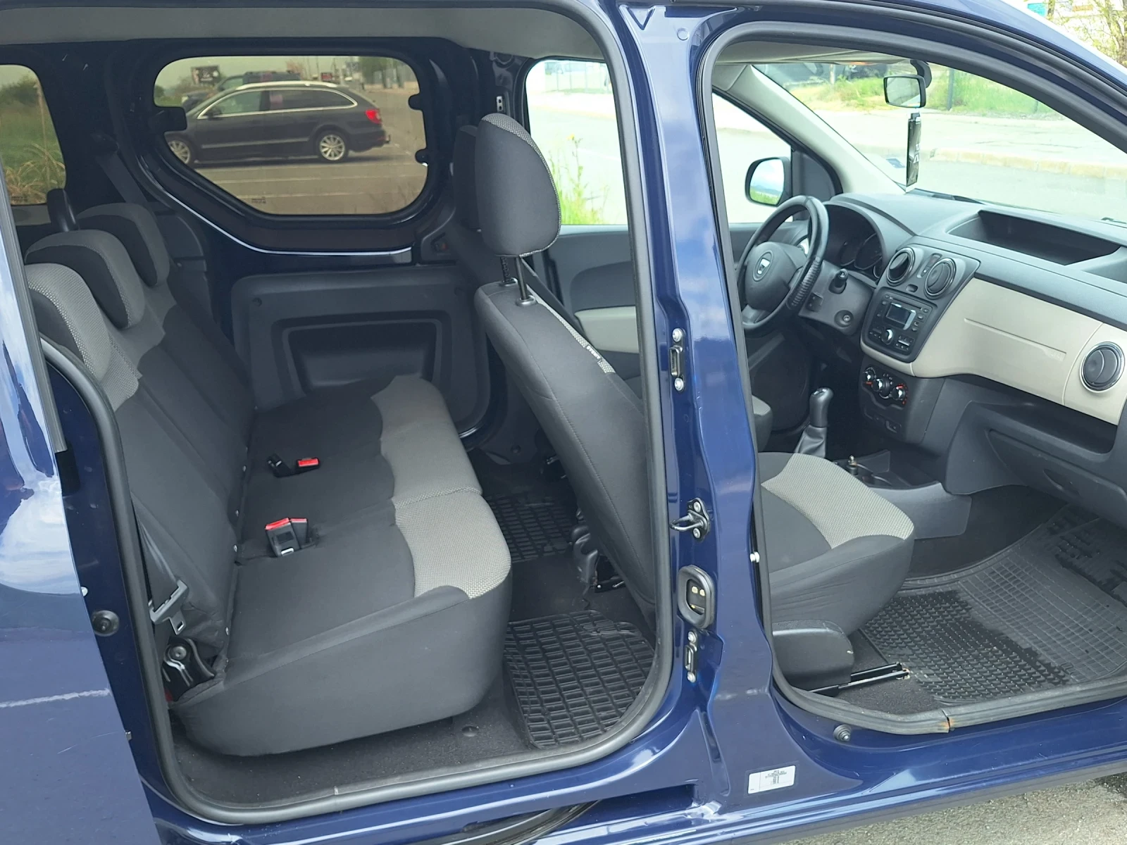 Dacia Dokker 1.6 LPG, снимка 11 - Автомобили и джипове - 54404067