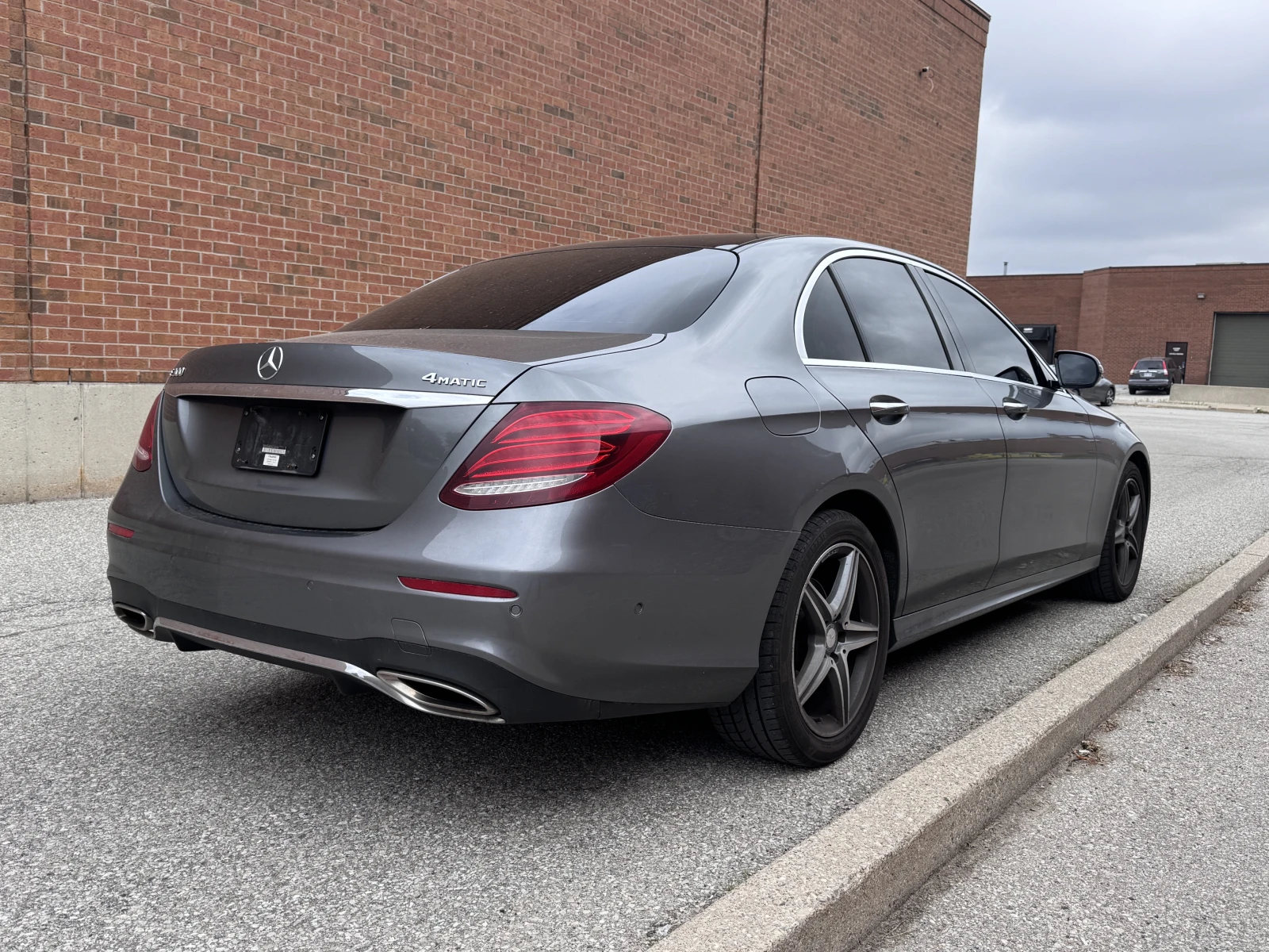 Mercedes-Benz E 300 ПАНОРАМА * ПОДГРЕВИ * CARFAX * АВТО КРЕДИТ * , снимка 8 - Автомобили и джипове - 55053886