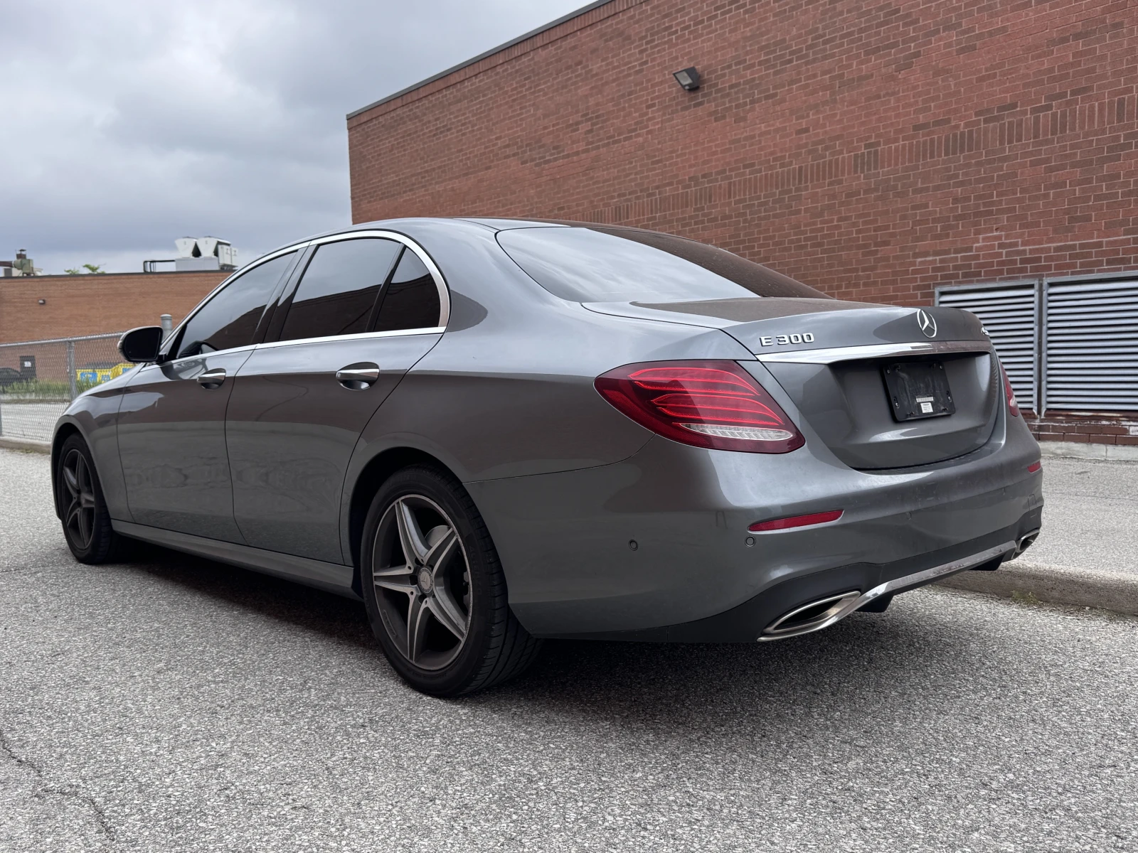 Mercedes-Benz E 300 ПАНОРАМА * ПОДГРЕВИ * CARFAX * АВТО КРЕДИТ * , снимка 7 - Автомобили и джипове - 55053886