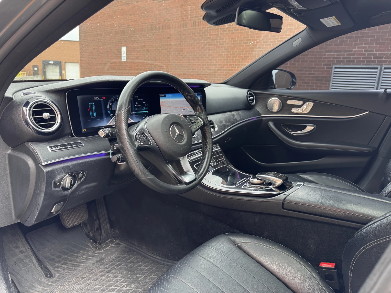 Mercedes-Benz E 300 ПАНОРАМА * ПОДГРЕВИ * CARFAX * АВТО КРЕДИТ * , снимка 10 - Автомобили и джипове - 55053886