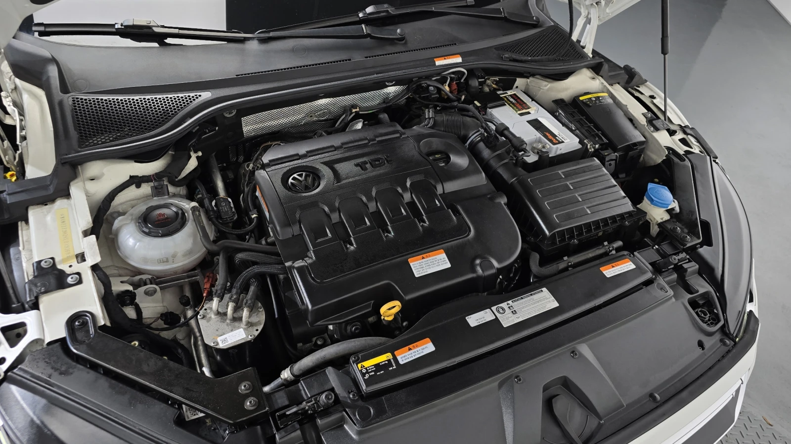 VW Arteon 2.0 TDI* 360* HUD* BLIND SPOT* ЕЛ. БАГАЖНИК* КРАЙН, снимка 6 - Автомобили и джипове - 55496245
