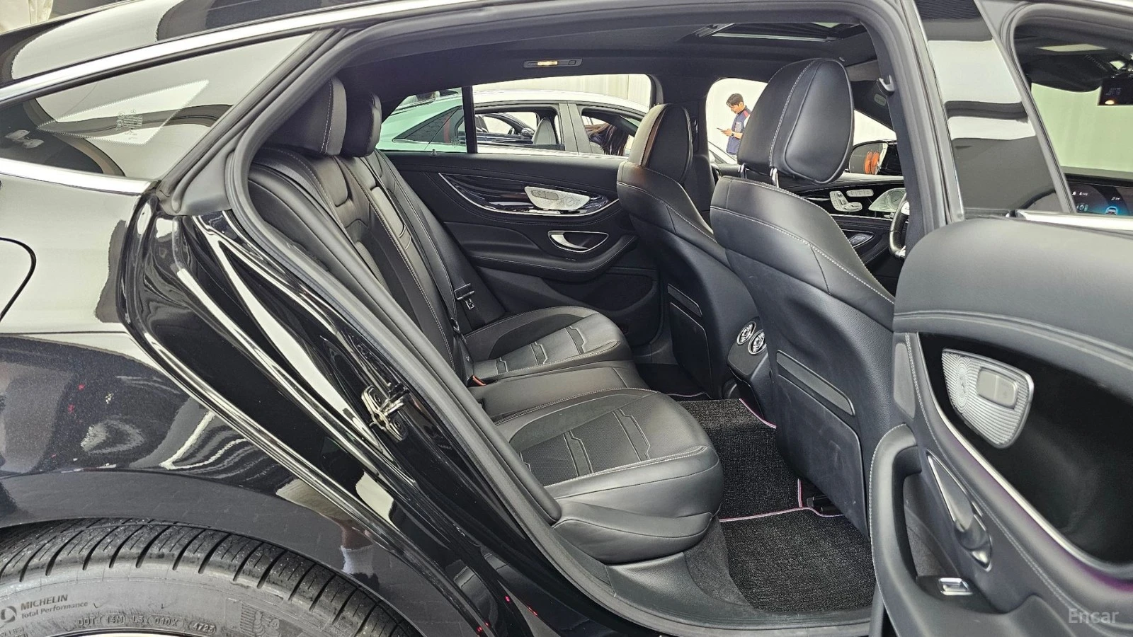 Mercedes-Benz AMG GT 43 4MATIC+ | BURMESTER | ACC | 360 | HEAD UP, снимка 12 - Автомобили и джипове - 56160633