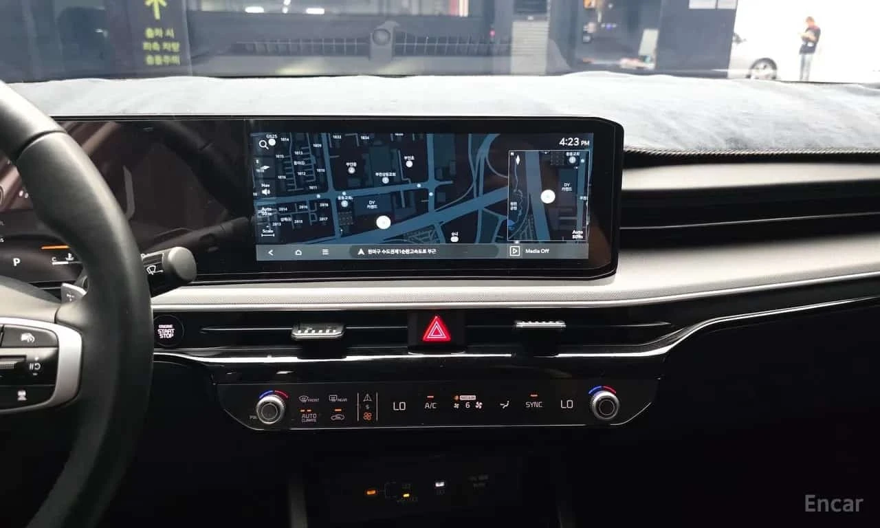 Kia K5 * 2.0 LPi * , снимка 14 - Автомобили и джипове - 56483838