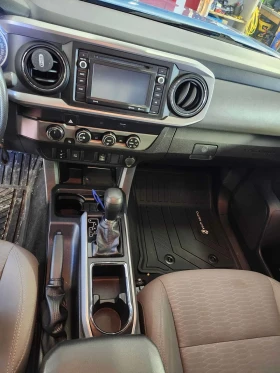 Toyota Tacoma * SR5 * BABY BLUE* GLODEN RIMS* , снимка 9